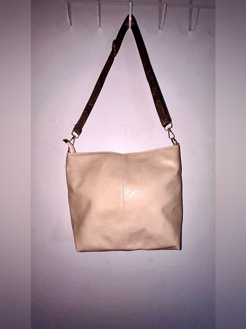 Neutral Beige Women’s Shoulder Crossbody Bag Adjustable Strap Green Gold Tan NEW